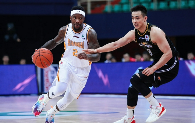 鹈鹕逆转山西队,张镇麟惊艳四座 鹈鹕逆转山西队,张镇麟惊艳四座