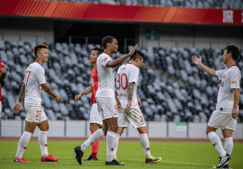 索伯车队险胜阿斯顿马丁,周冠宇状态火热 索伯车队险胜阿斯顿马丁,周冠宇状态火热