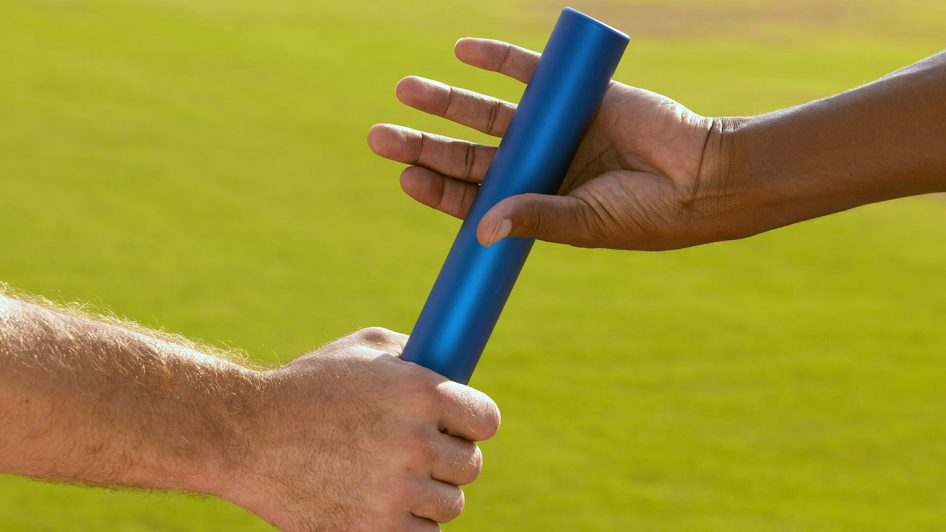 老鹰鏖战雷霆，文班亚马在F1年度争冠接管比赛